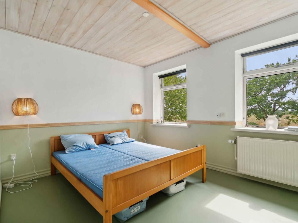 5 Star Holiday Home in Ronne