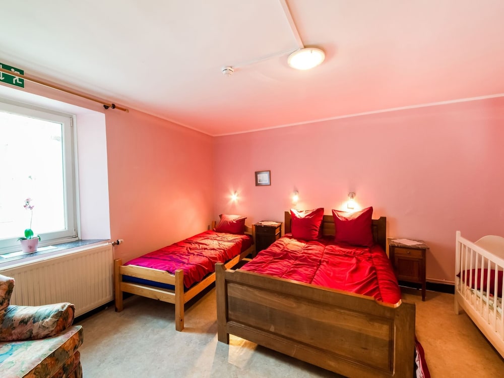 Forestside Escape for 15 Guests view 4
