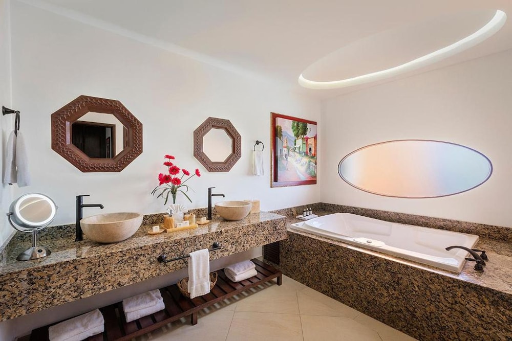 2BD Hacienda Encantada Residence Ocean Views