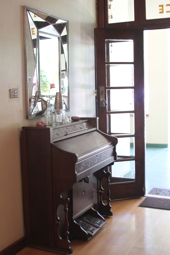 Ripple Hill Hotel