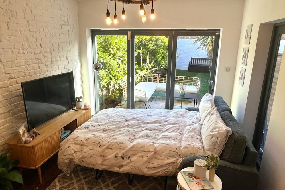 Stylish River Apartment - West Putney Embankment