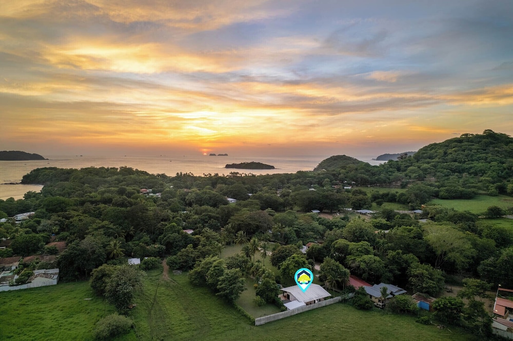 3-BD Home with Pool, Walk to Beach