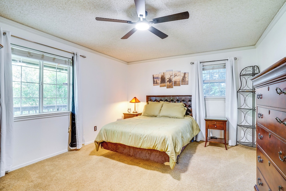 Peace, Space & Starry Nights: Ranch Home in Azle