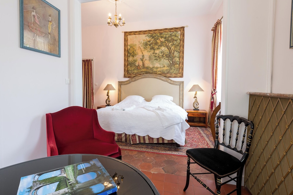 Aux Charmes de Maintenon - Adults Only