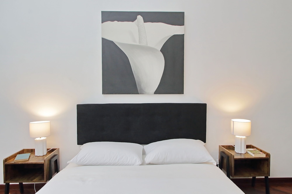 Giuliana Giant Apartment