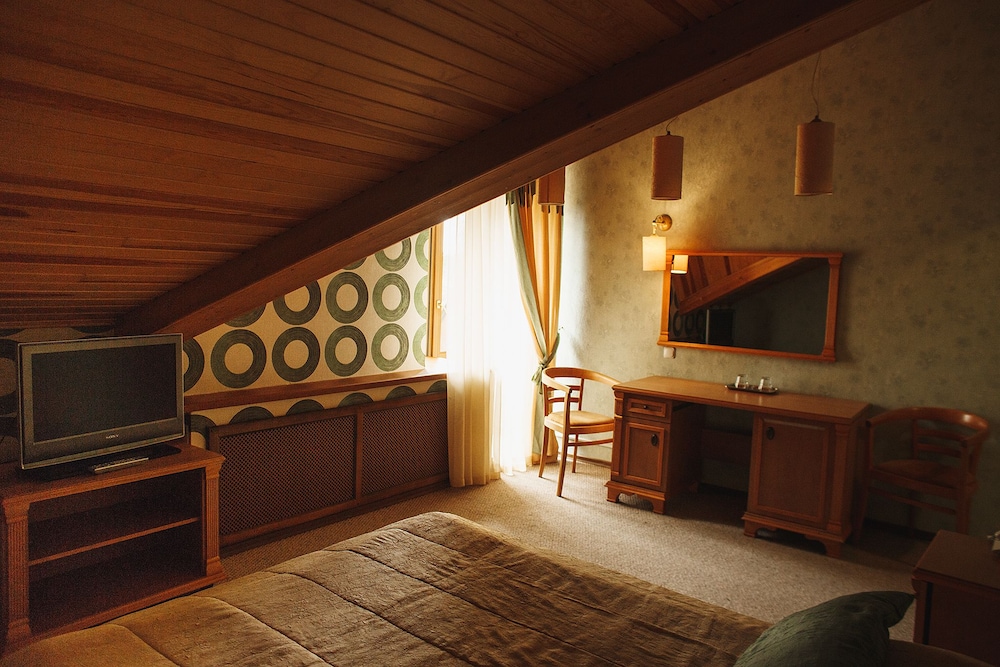 Hotel Shale