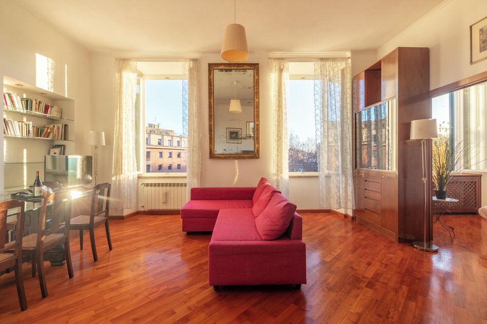 Esquilino Lightsome Apartment