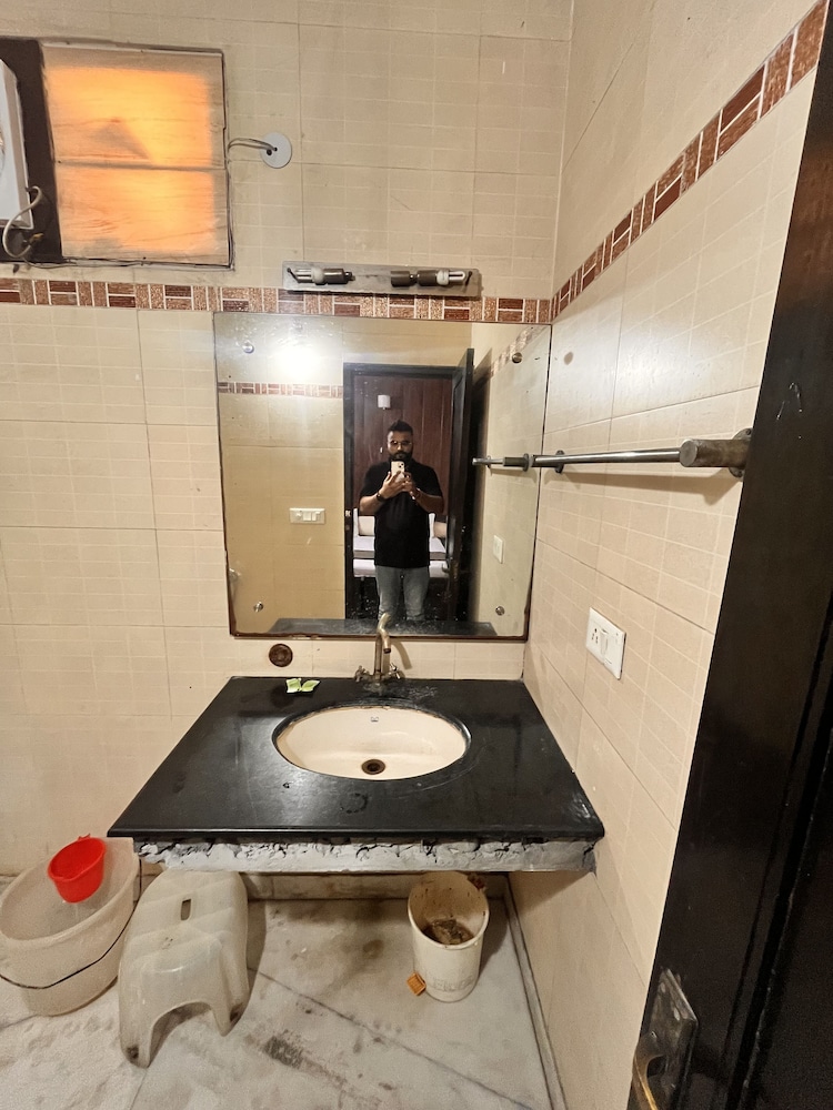 Faridabad Vacations - HOTEL GRAND HIGHWAY - Property Image 3
