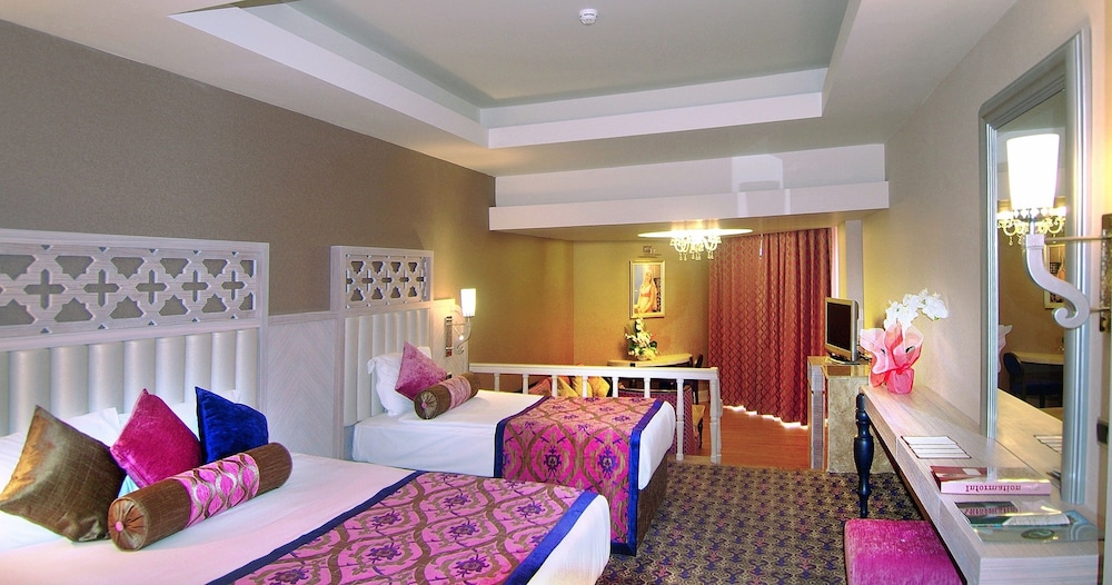 Royal Alhambra Palace – All Inclusive
