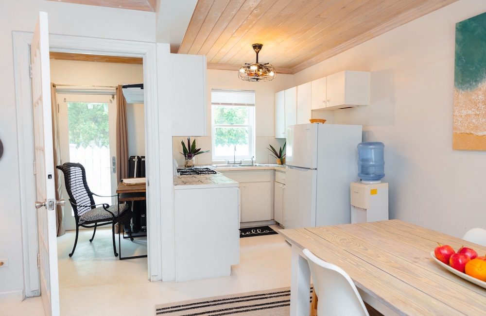 Sea Song Hi 4 Bedroom Home