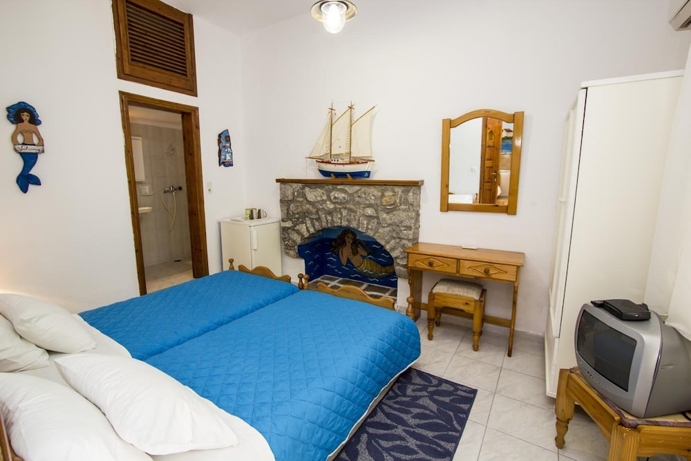 Symi Center