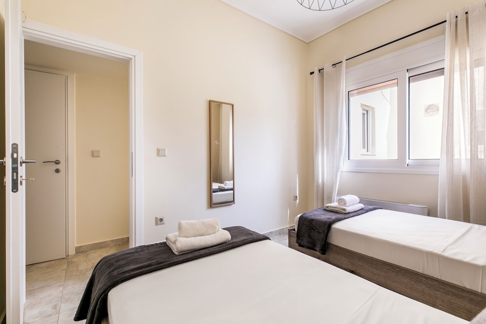 Kallisti 2BR Apt & Balcony in Nea Smyrni