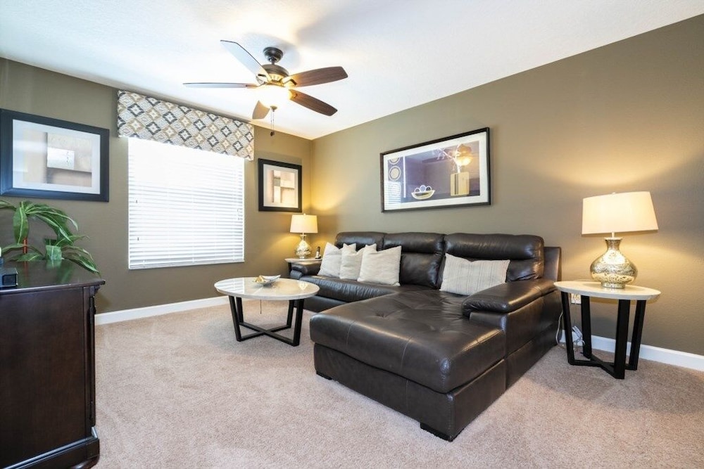 Family Pool Home Near Disney!! Modern Decor, Bbq ,resort W/ Tons Of Amenities! 6 Bedroom Home