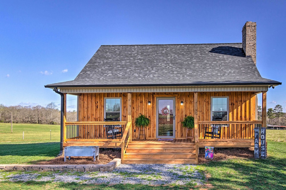 Near Wineries & Hiking: Lawndale Home w/ Fire Pit! view 4
