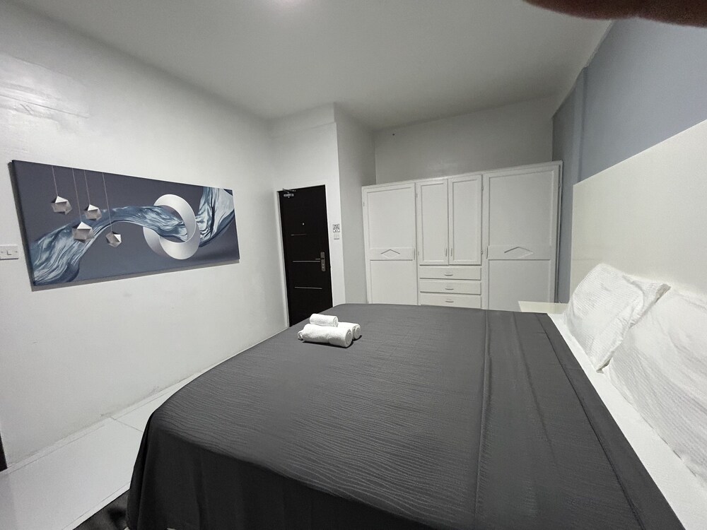 3Bd Luxury Villa Located in Prime Loc view 5