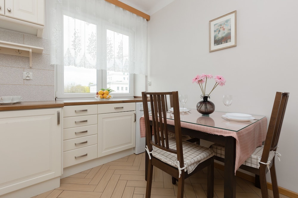 Metro Racławicka Studio by Renters view 5