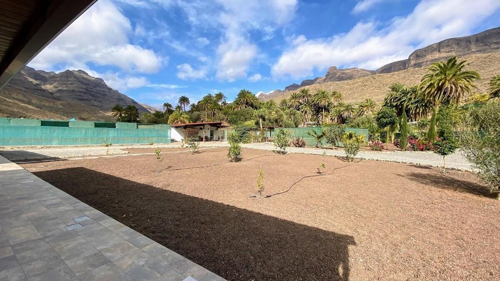 Large Country House Near Maspalomas & Fataga