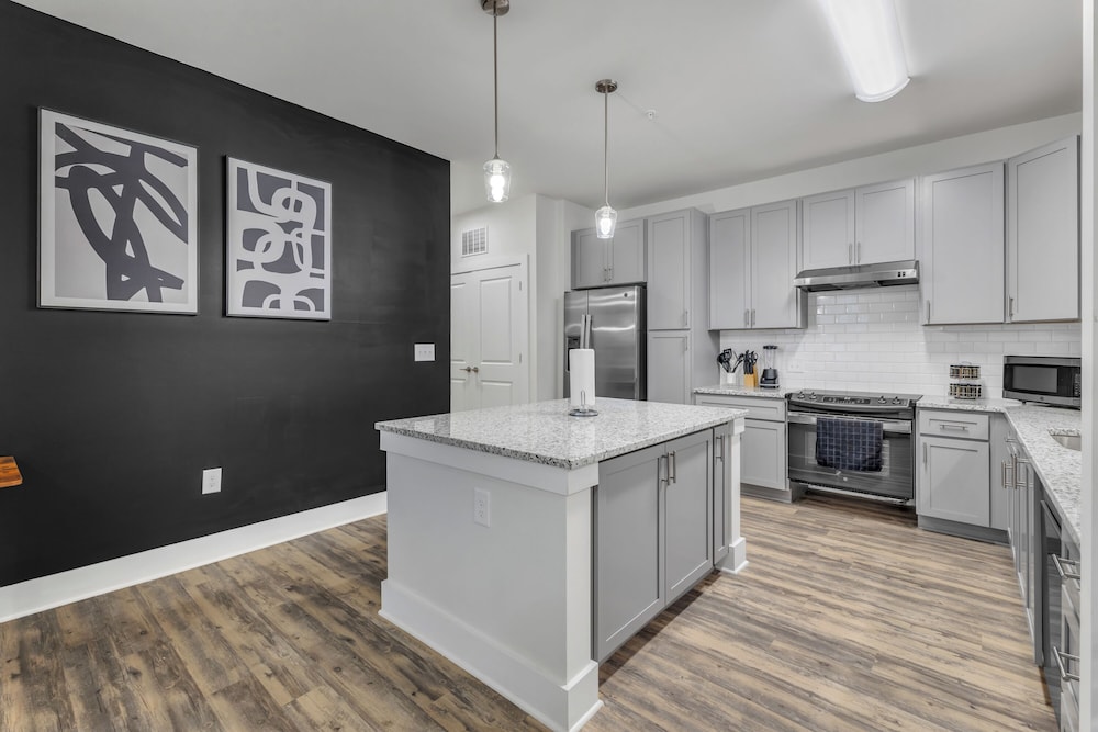 Luxe 3BR Suite Mins to Downtown Durham