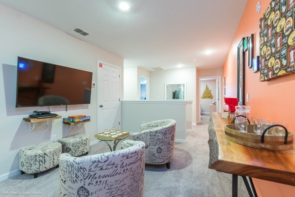 Orlando Newest Resort Community Town Home 5 Bedroom Townhouse by RedAwning