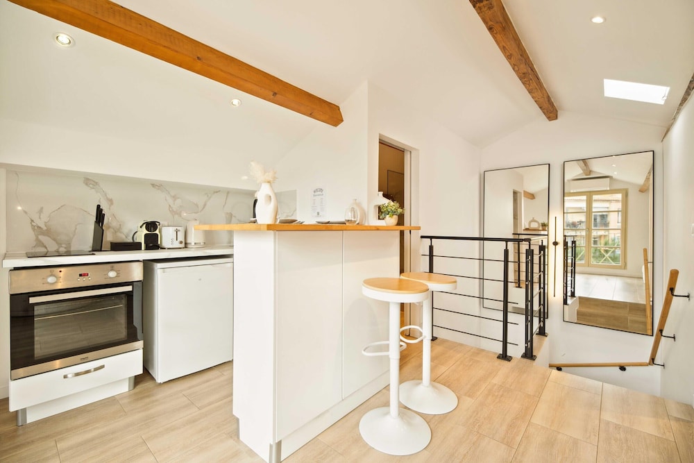 Bright Apartment - AC- 2P - Center of St Tropez