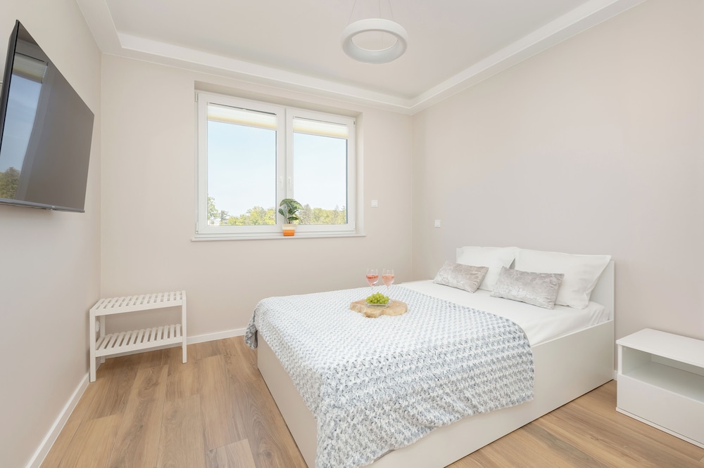 Morska Apartment With Spa by Renters
