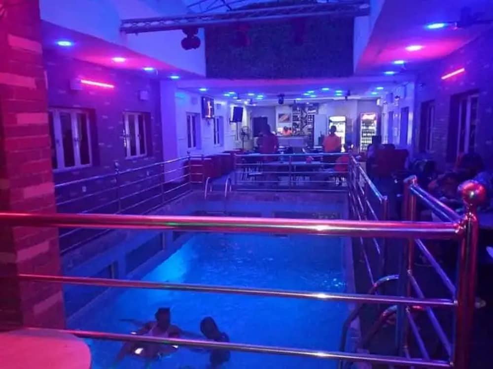 Chrisolik Hotel
