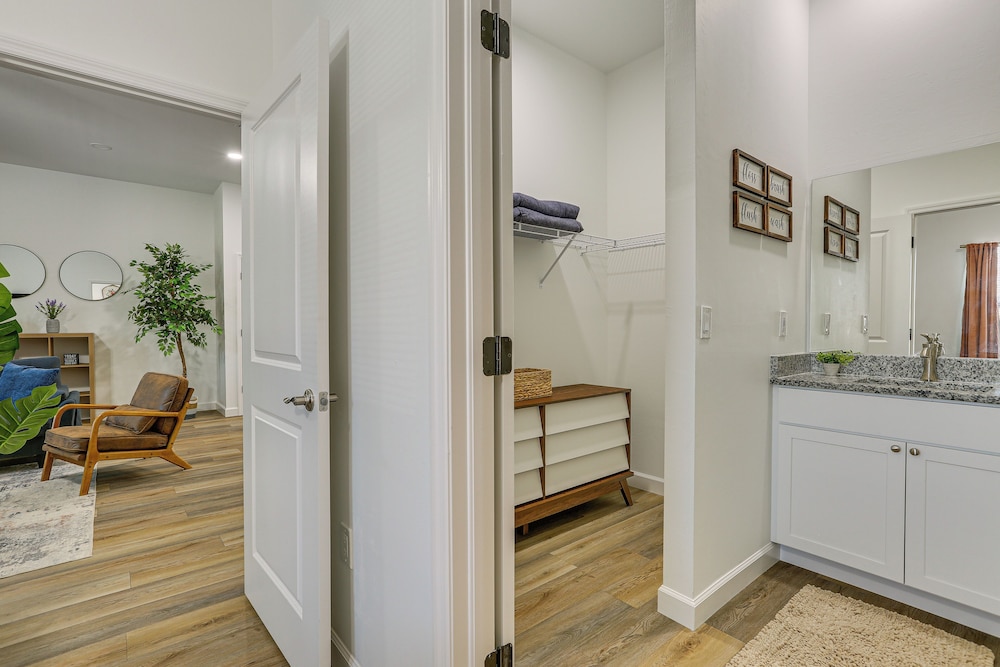 Walkable Downtown Labelle Apt w/ Private Balcony!