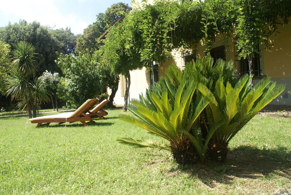 Ape Rosa Relais