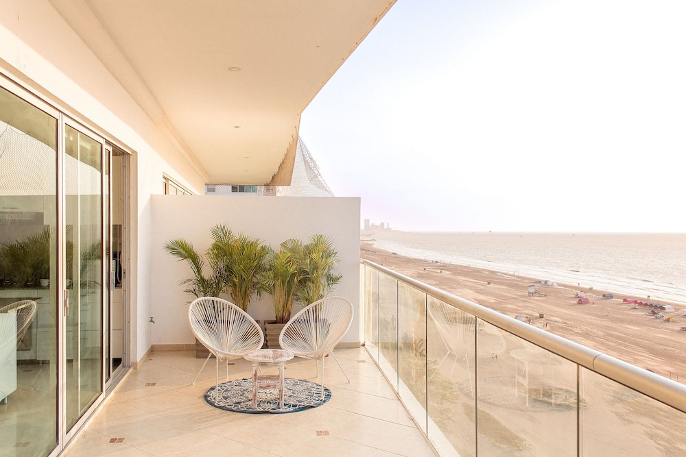 Condominio frente al mar  Morros Epic.