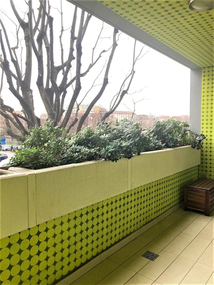 Borsa 1- Bright apartment with balcony