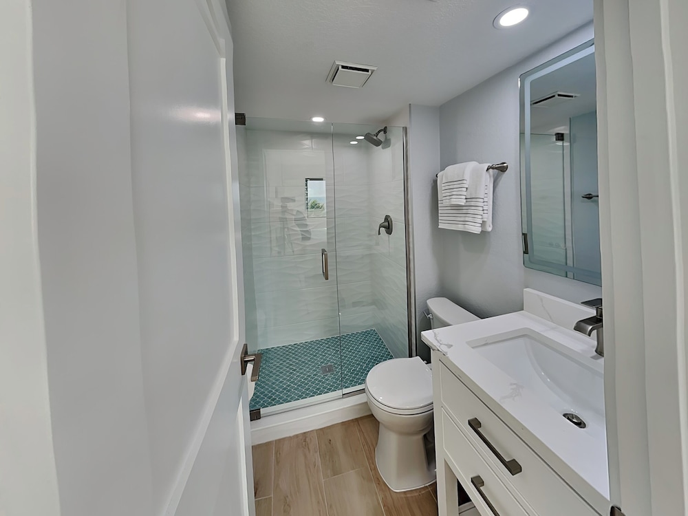 Seaside 4 by Distinctive Beach Rentals
