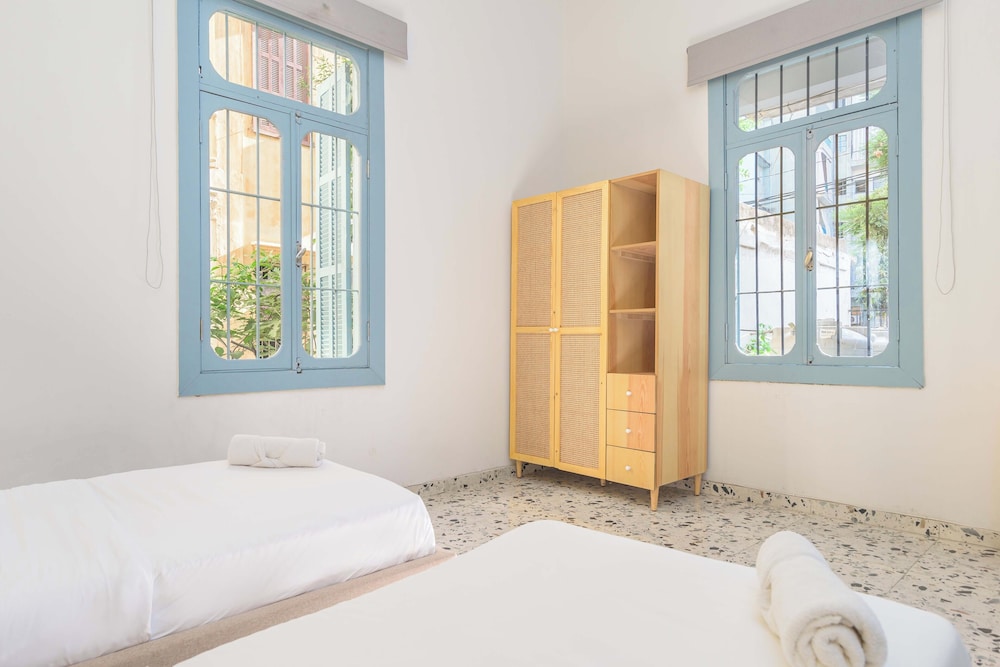 Flame 3-Bedroom Apartment in Mar Mikhael