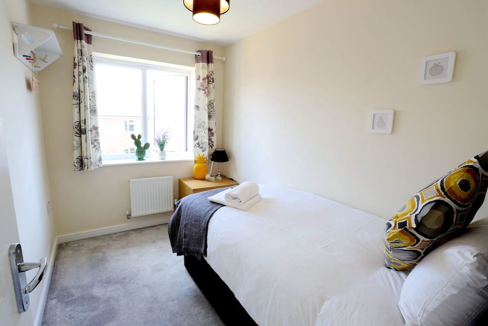 Birmingham Airport/NEC Beauty Homebase view 3