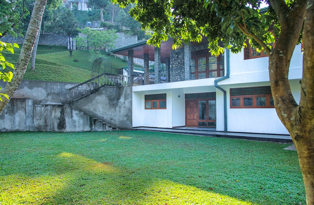 AA Circuit bungalow
