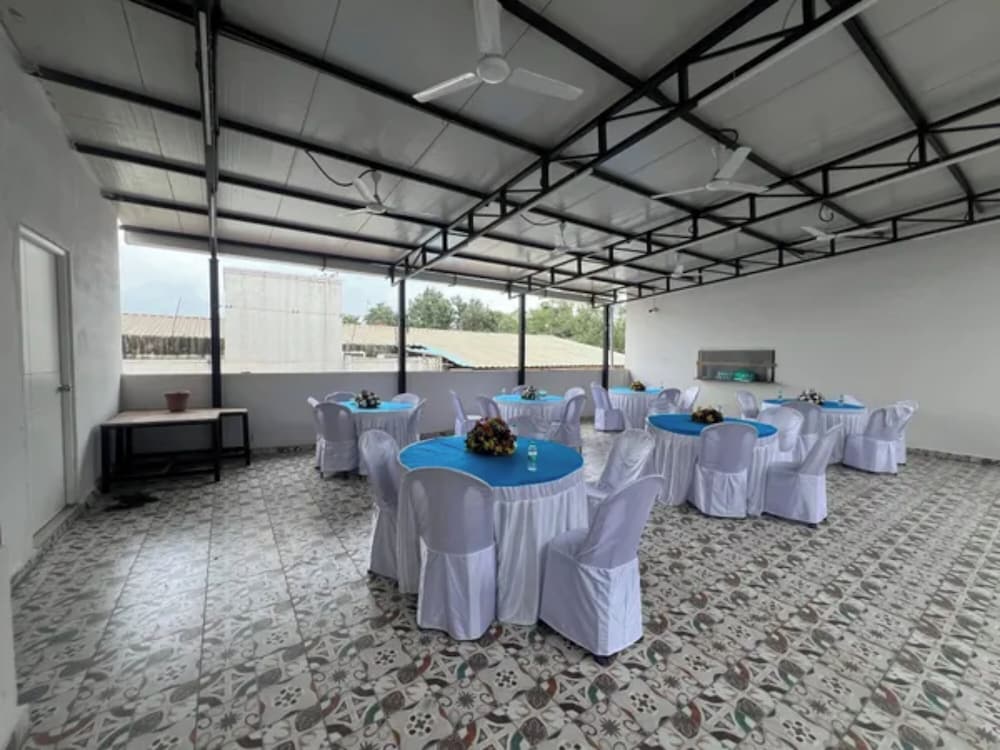 Fabhotel Serenity I