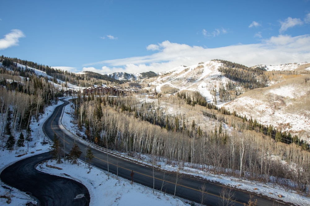 One Empire Pass at Deer Valley Resort - Three Bedroom Residence #402 3 Condo