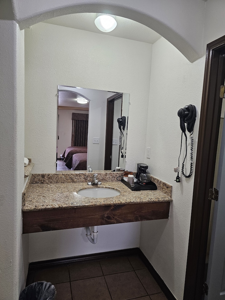 Carrizo Inn
