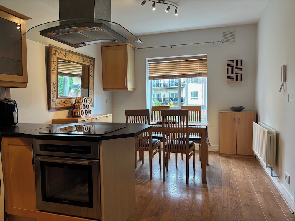 Spacious 2 Bed Apartment Near Dublin Airport