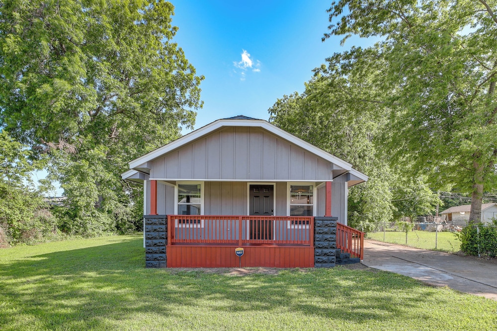 Remodeled Tulsa House w/ Yard ~ 4 Mi to Downtown! view 2