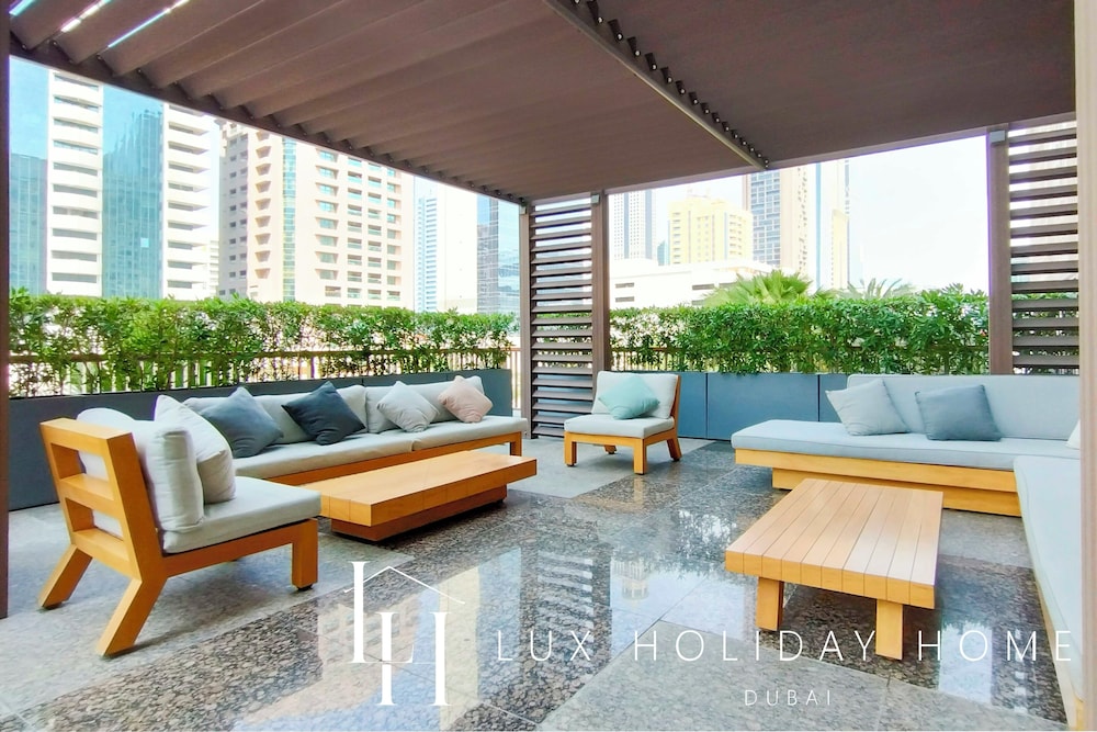 LUX The Elegant DIFC Suite 2