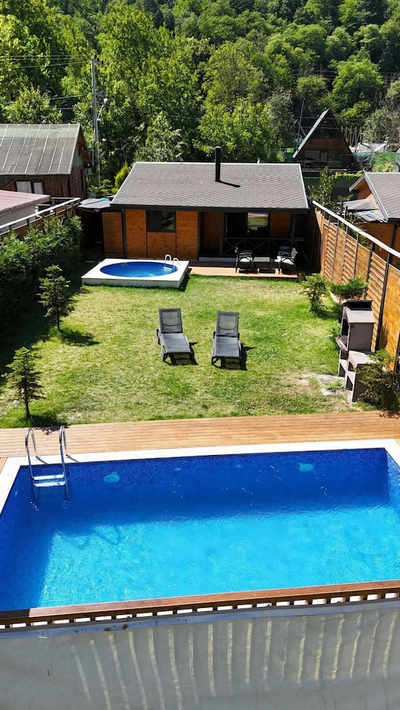 Sapanca Dereboyu Konakları