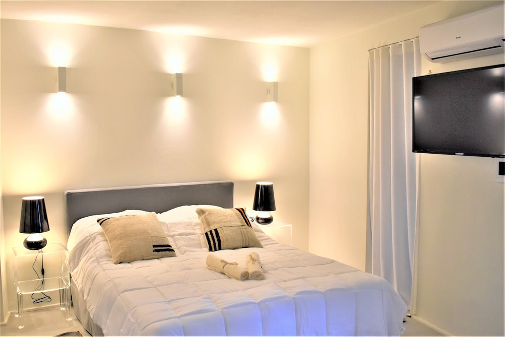 Acropolis Suites