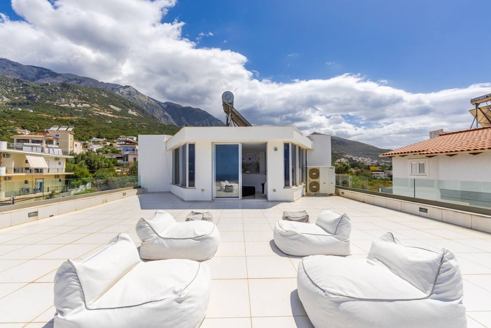 Villa Belle Azure in Gjilek