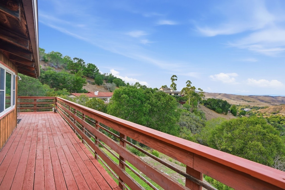Peaceful Retreat With Panoramic Views 3 Bedroom Home