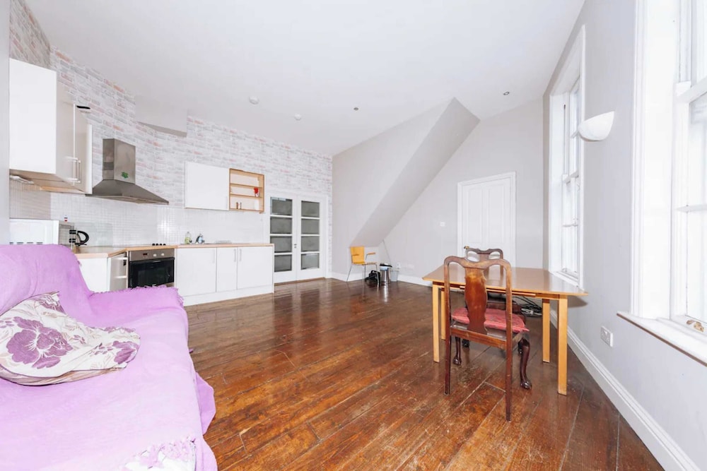 1BD Riverside Hideaway in City Centre - Dublin