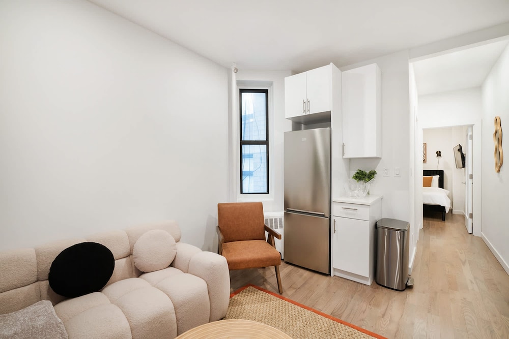1290-3 New Renovated 2 Bedrooms in UES