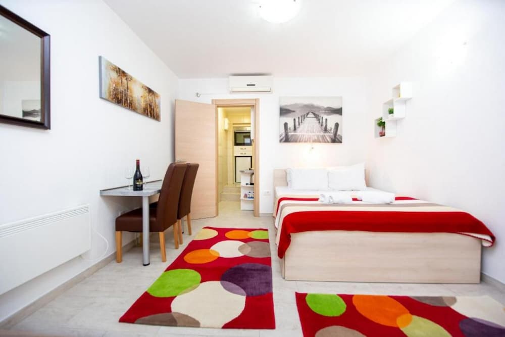 Flat With Shared Pool in Pr anj Montenegro view 3