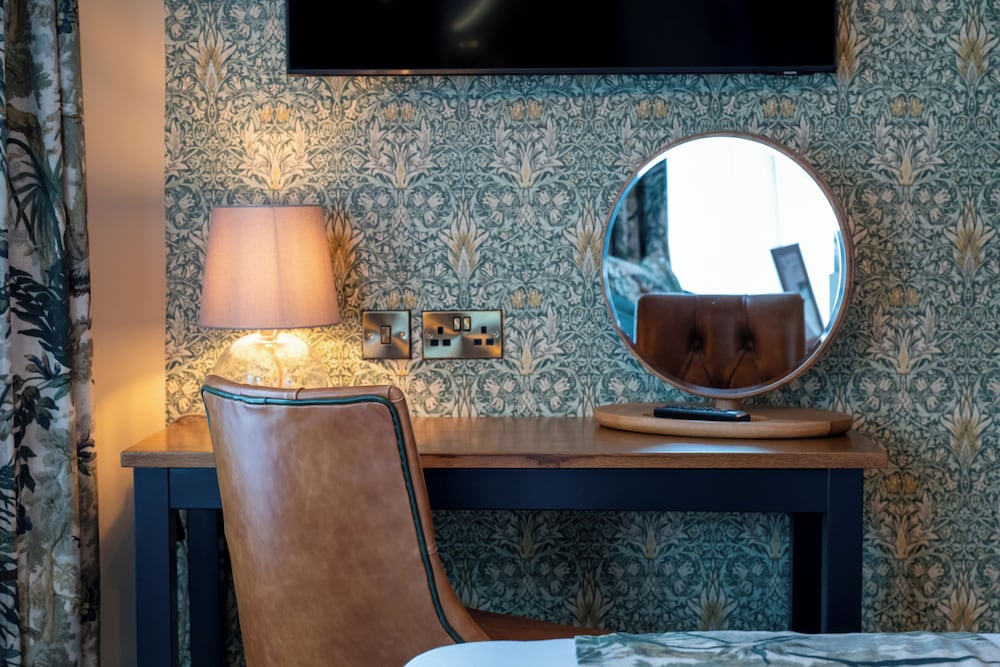 Wheatsheaf Hotel - Virginia Water by Chef and Brewer Collection
