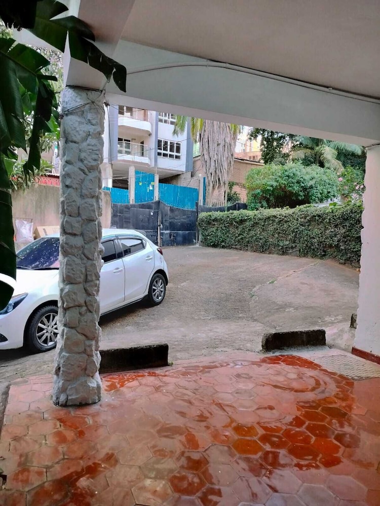 Lux Suites Anahita Apartments Parklands