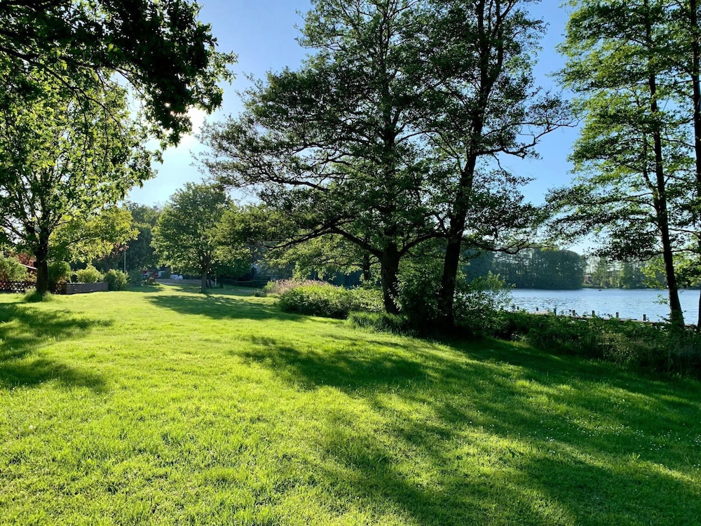 Lovely Holiday Home in Dummer Near Lake